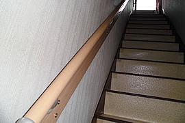 階段の手すり　アフター