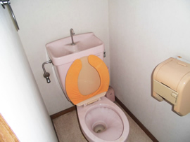 トイレリホーム工事　ビフォー